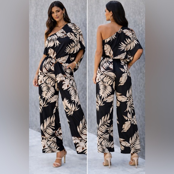 Cupshe Pants - NWT CUPSHE One Shoulder Tropical Jumpsuit
XS Black Palm Print Wide Leg